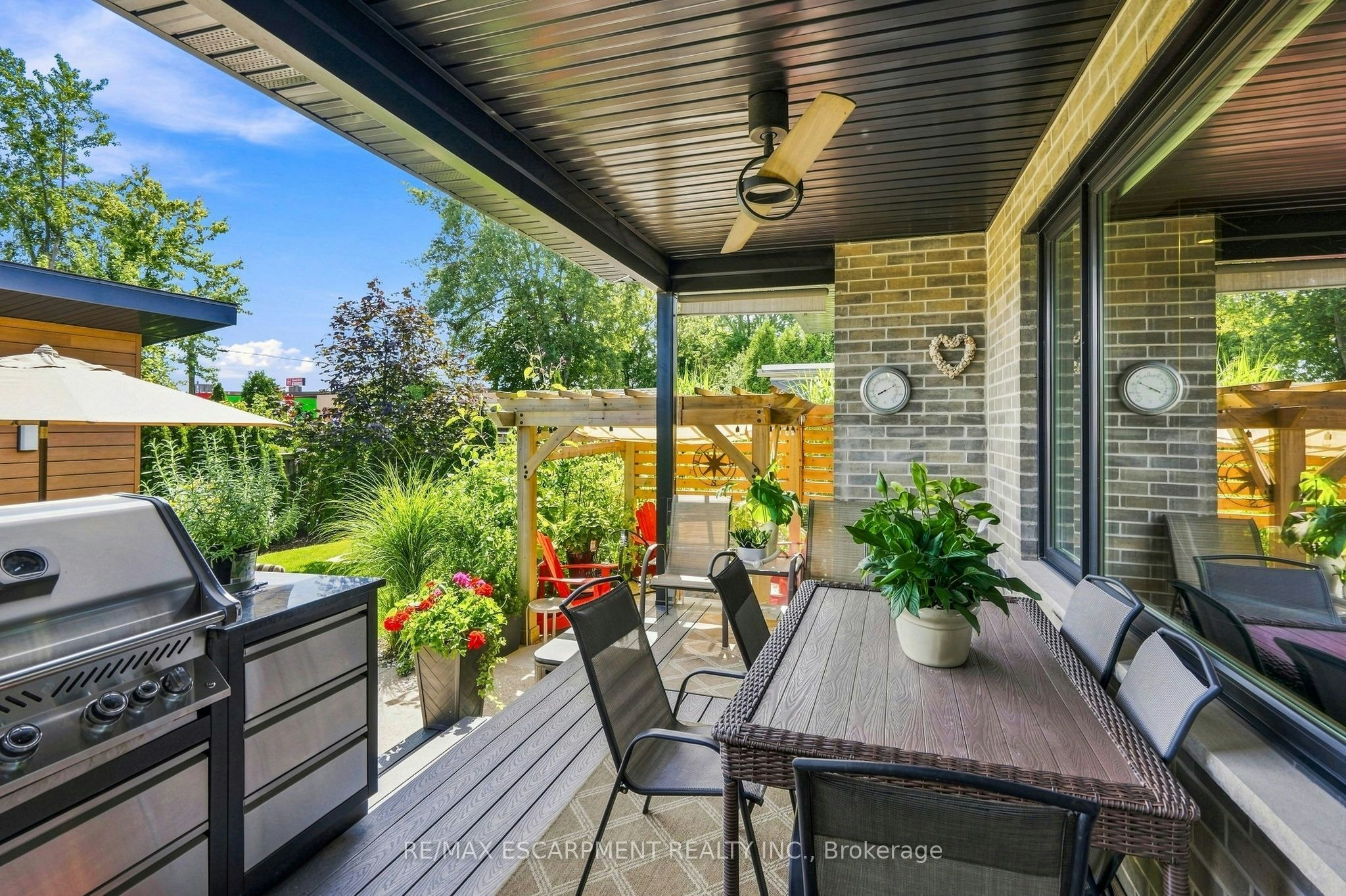 42 Carlton Avenue, Welland, ON, L3C 1P9 - 44