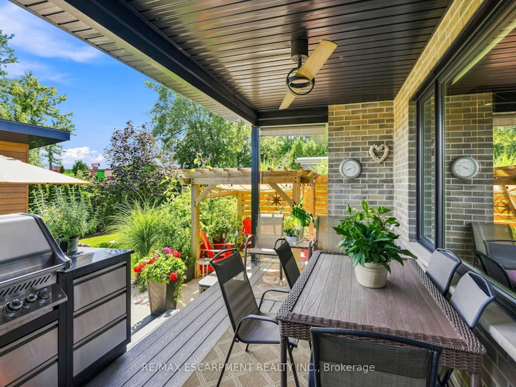 42 Carlton Avenue, Welland, ON, L3C 1P9 - 44