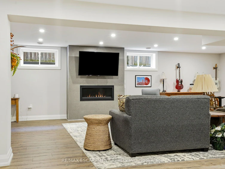 42 Carlton Avenue, Welland, ON, L3C 1P9 - 32