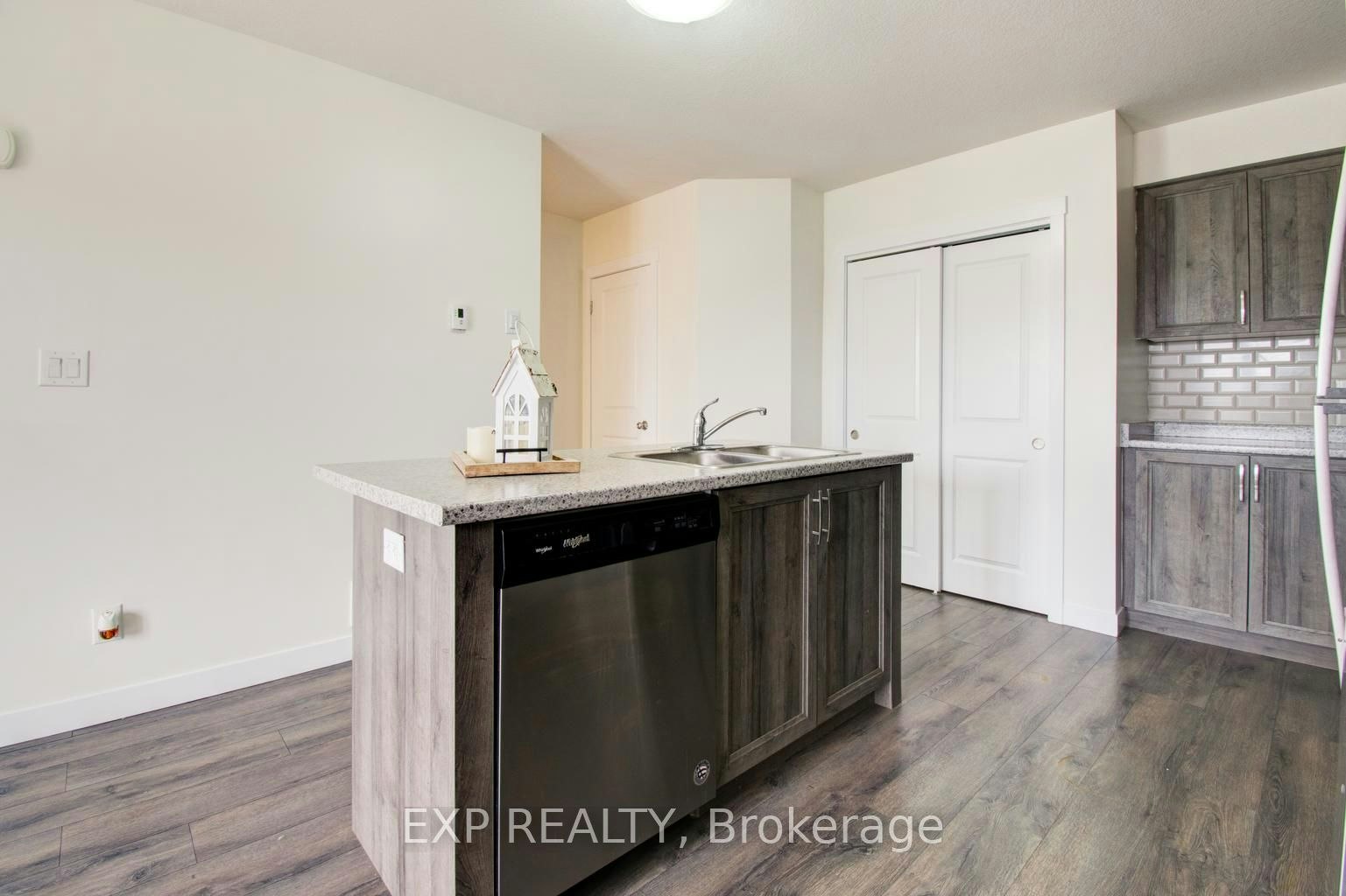 E-150 Rochefort Street, Kitchener, ON, N2R 0P5 - 14