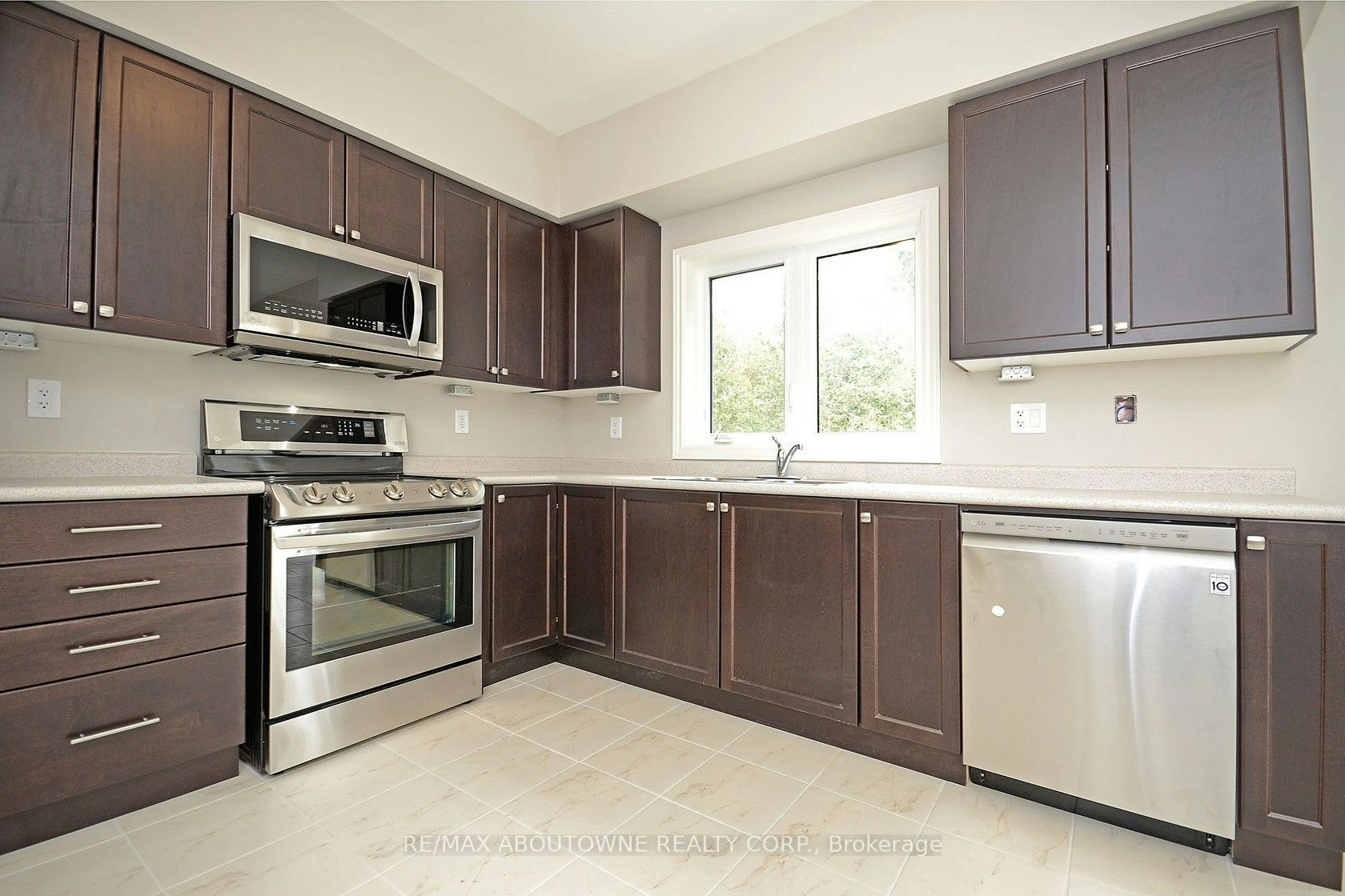 22 Ryan Street, Centre Wellington, ON, N1M 0C9 - 22