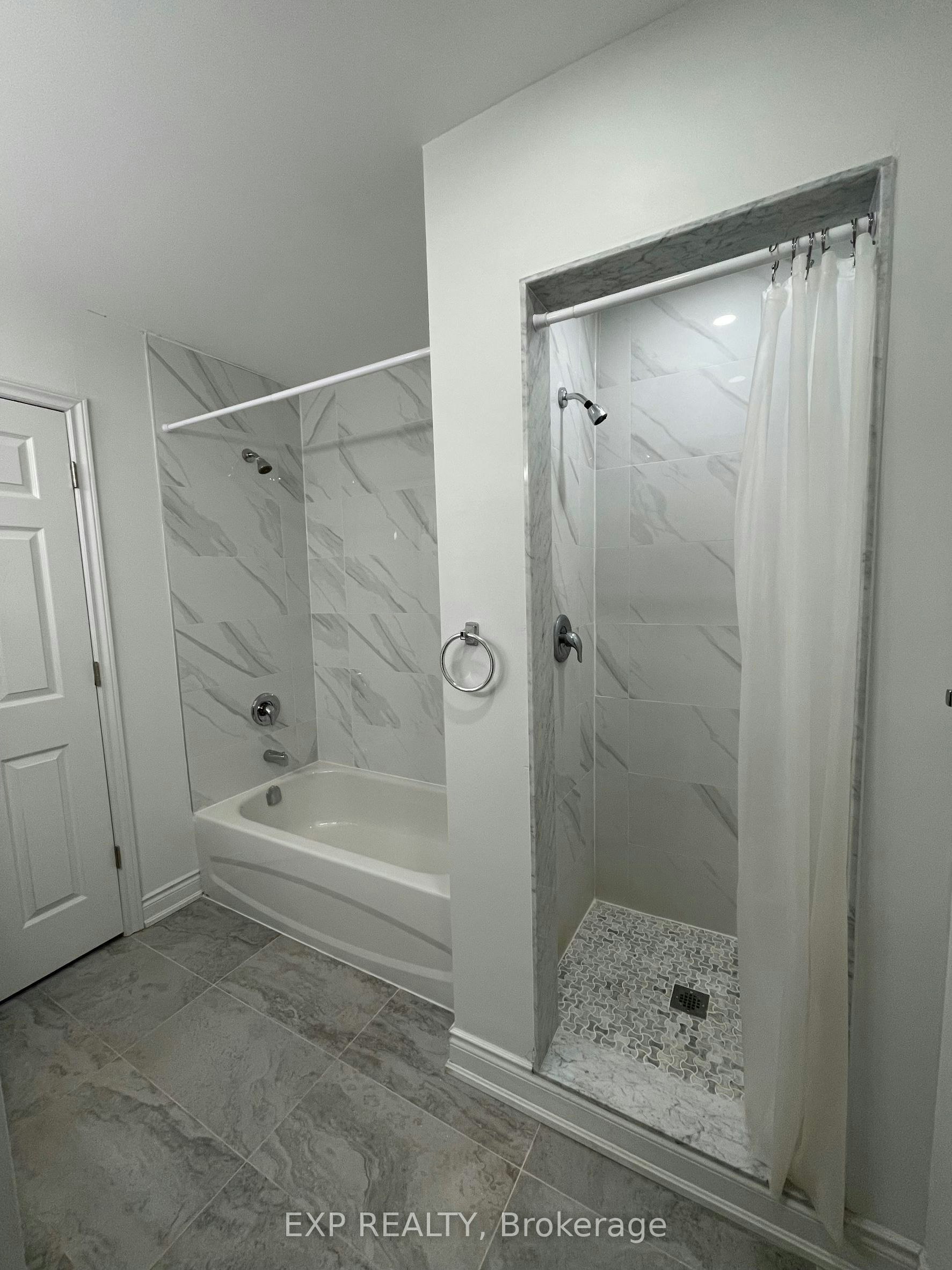 5-17 East Street, St. Catharines, ON, L2R 3Y9 - 4