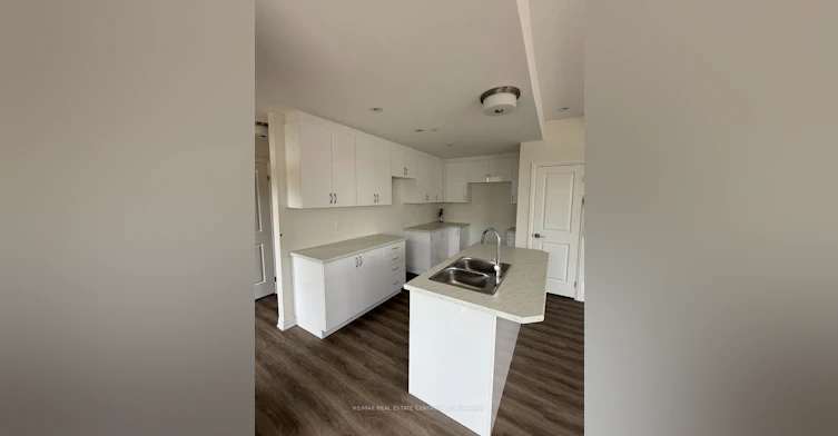 933 North Waterdown Drive, Hamilton, ON, L8B 2B1 - 8