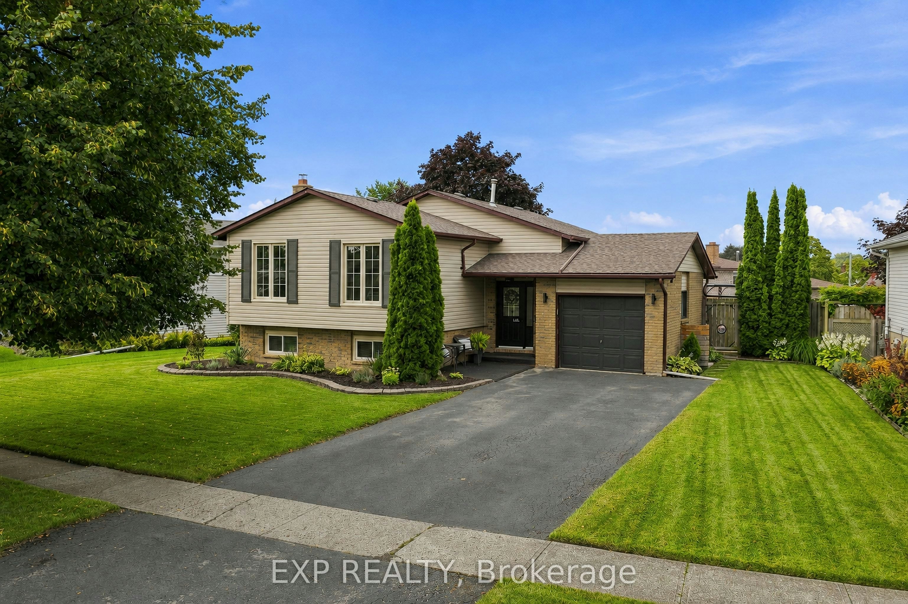 72 Acadia Drive, Welland, ON, L3C 6L6