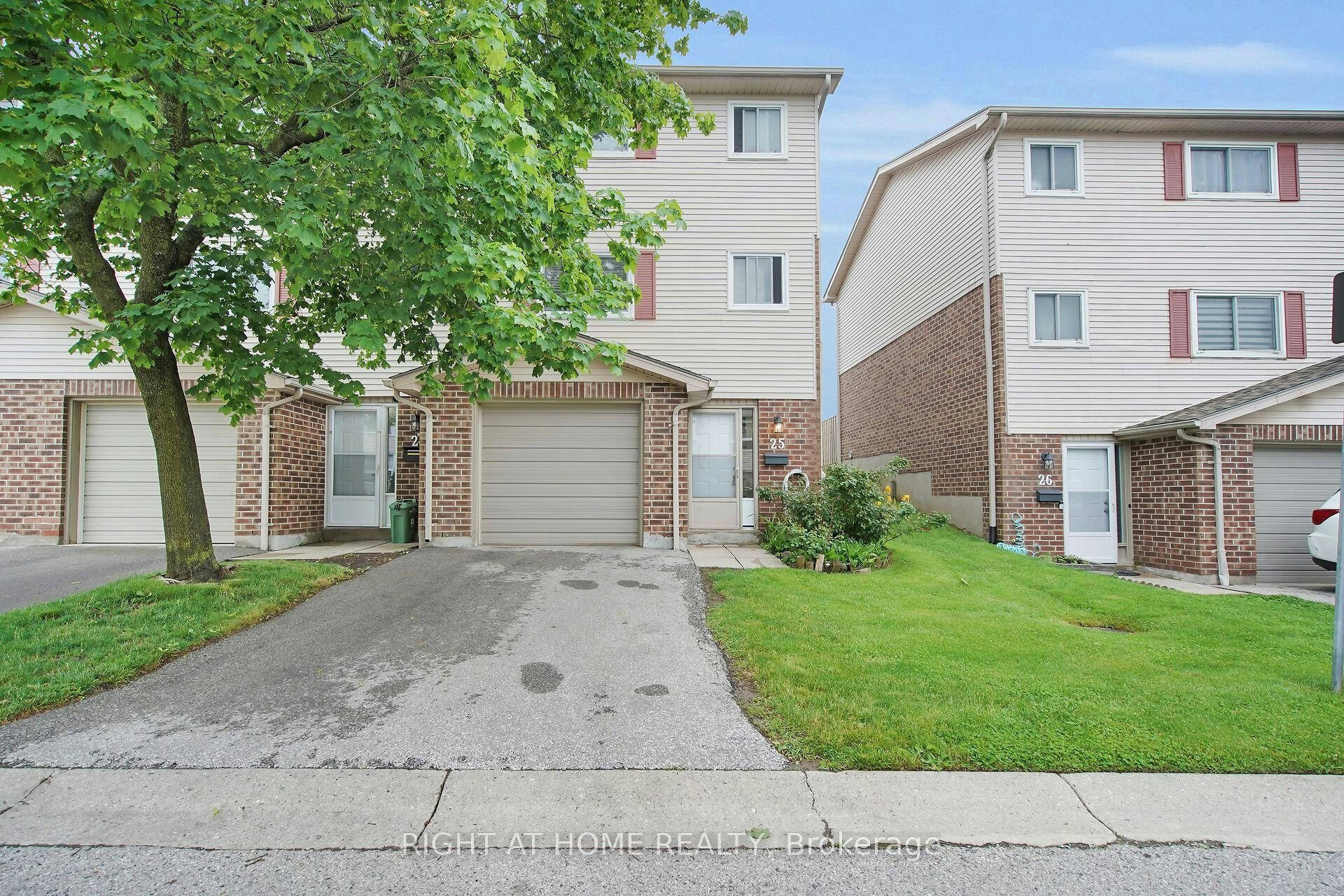 25-450 Pond Mills Road, London, ON, N5Z 4X2