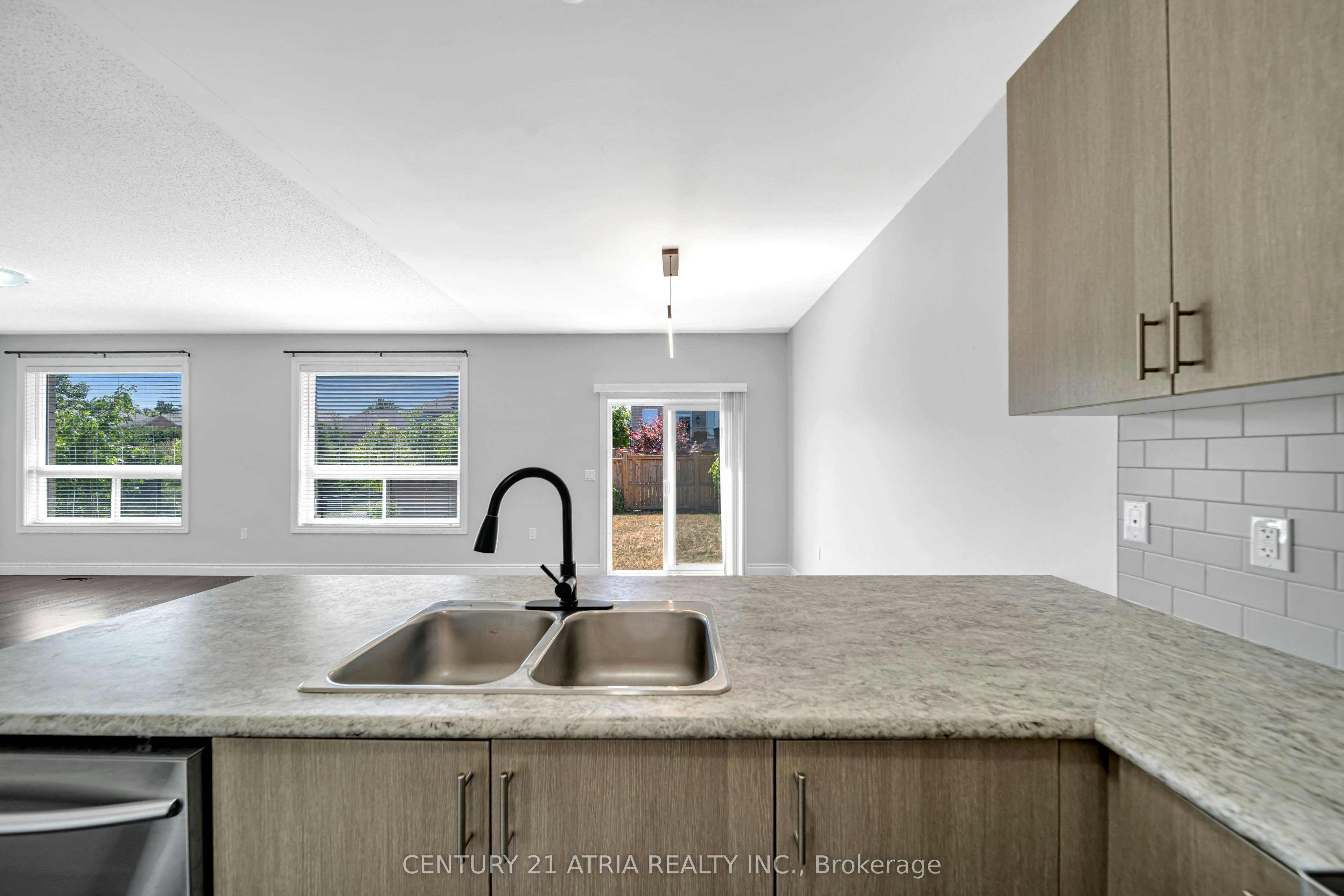 793 Spillsbury Drive, Peterborough, ON, K9K 1K9 - 9
