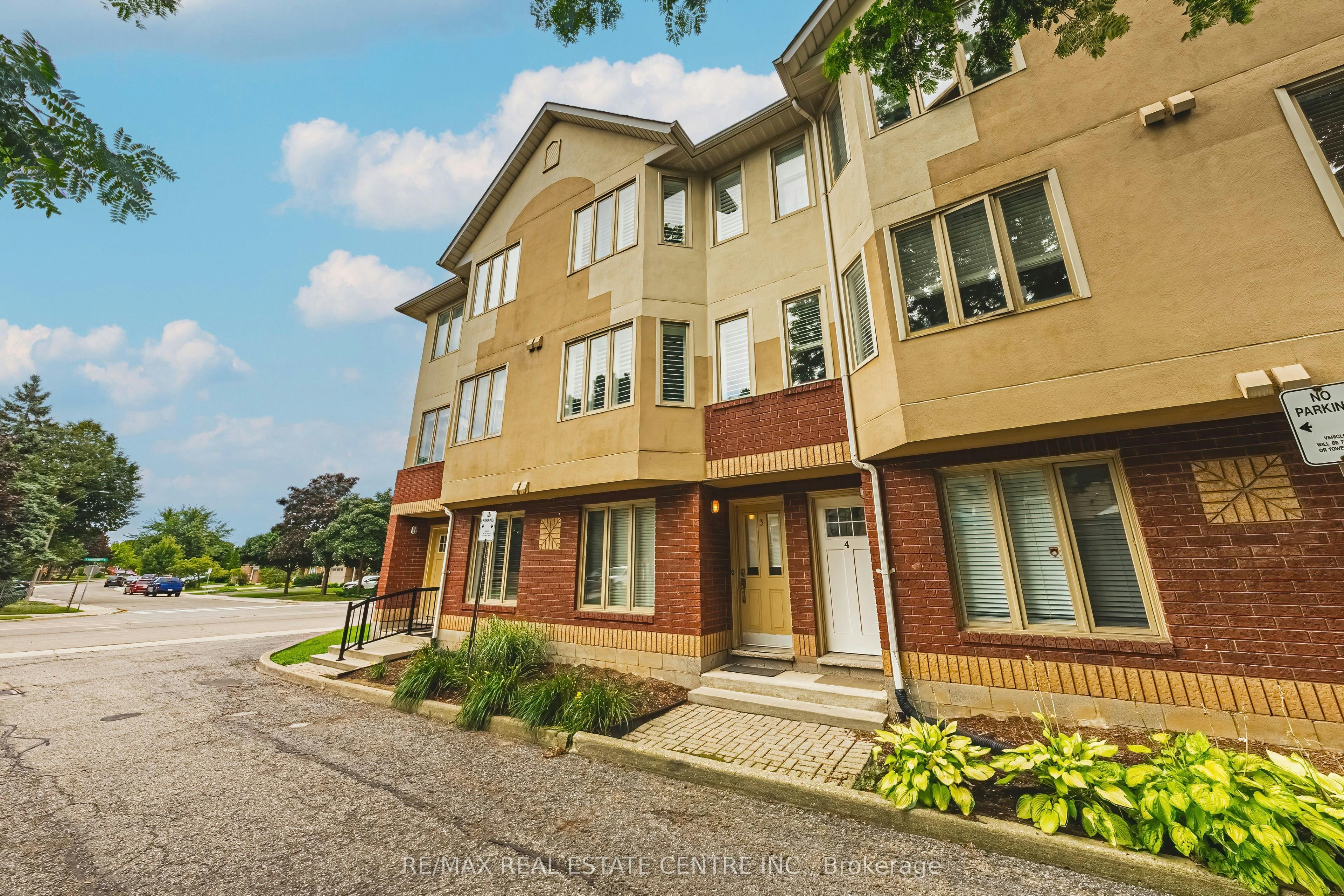 3-266 Limeridge Road E, Hamilton, ON, L9A 2S7