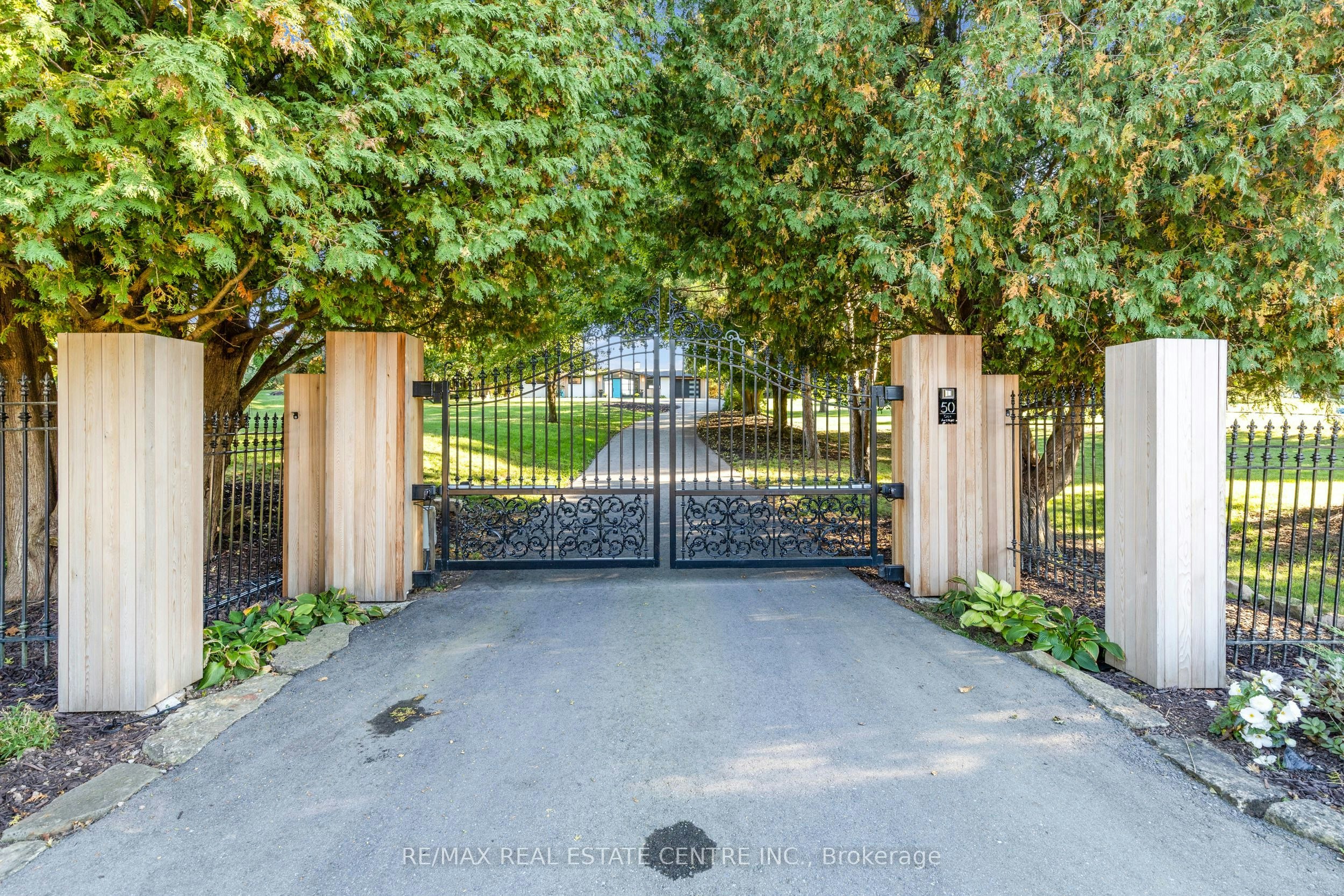 50 Oak Avenue, Hamilton, ON, L9H 4Y9 - 3