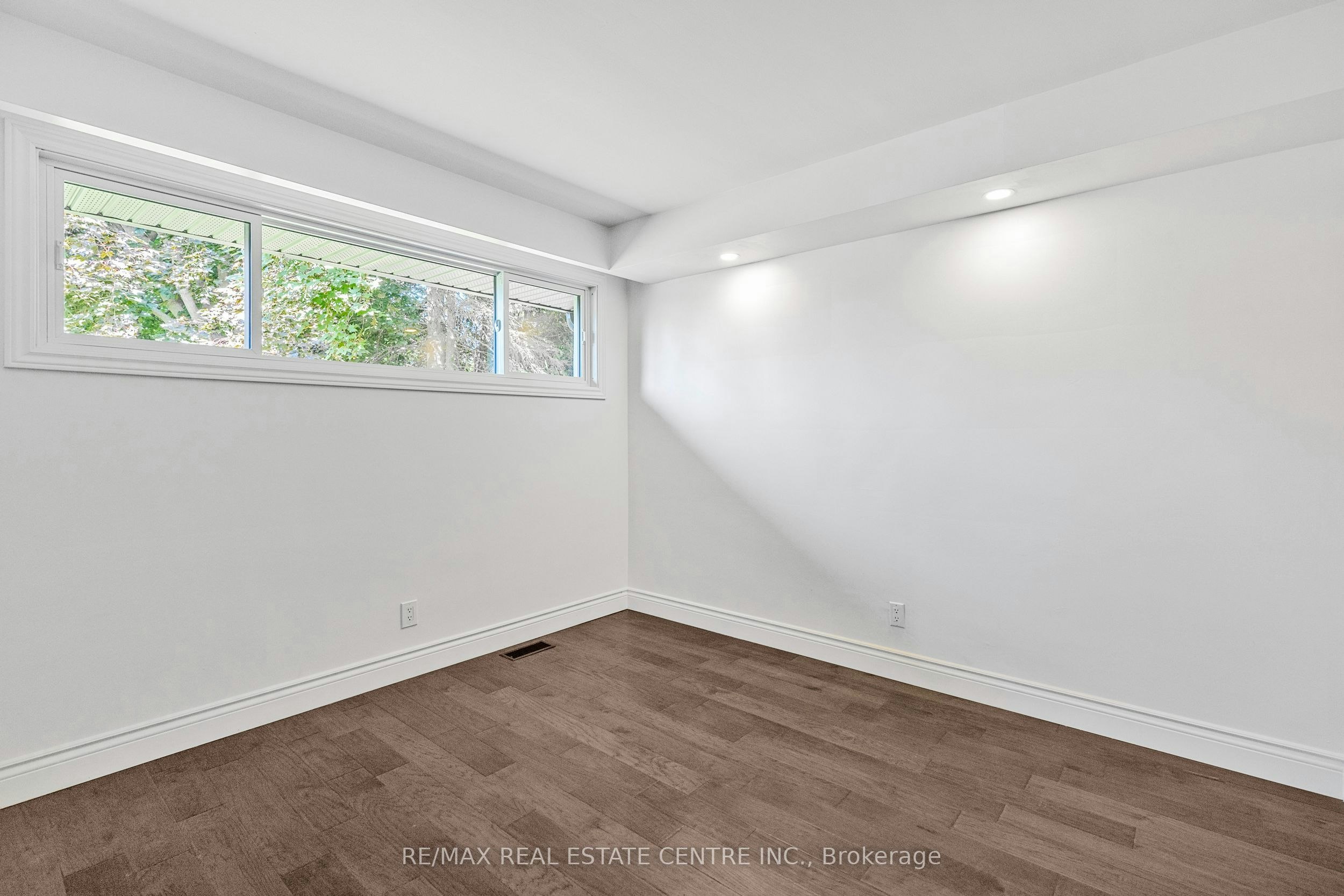 50 Oak Avenue, Hamilton, ON, L9H 4Y9 - 11