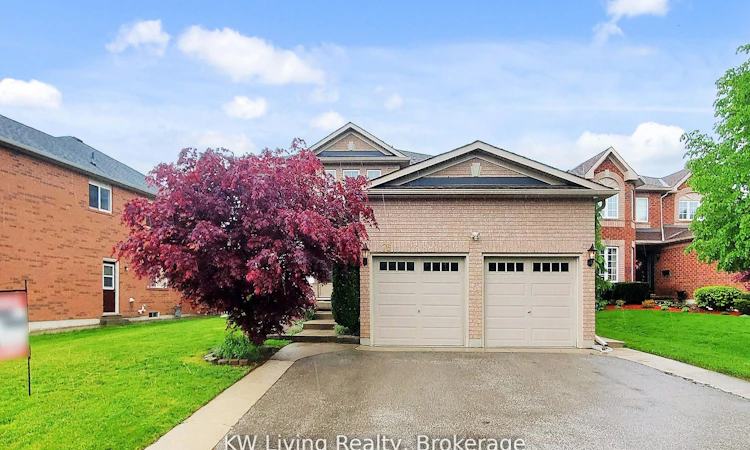 76 Spooner Crescent