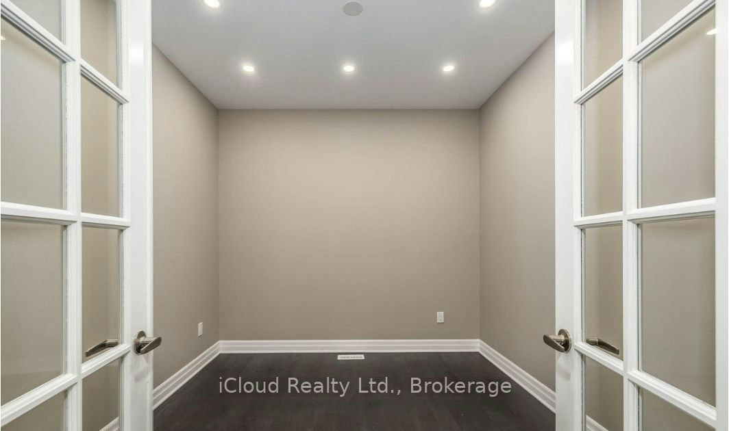 42 Milt Schmidt Street, Kitchener, ON, N2R 0T2 - 8
