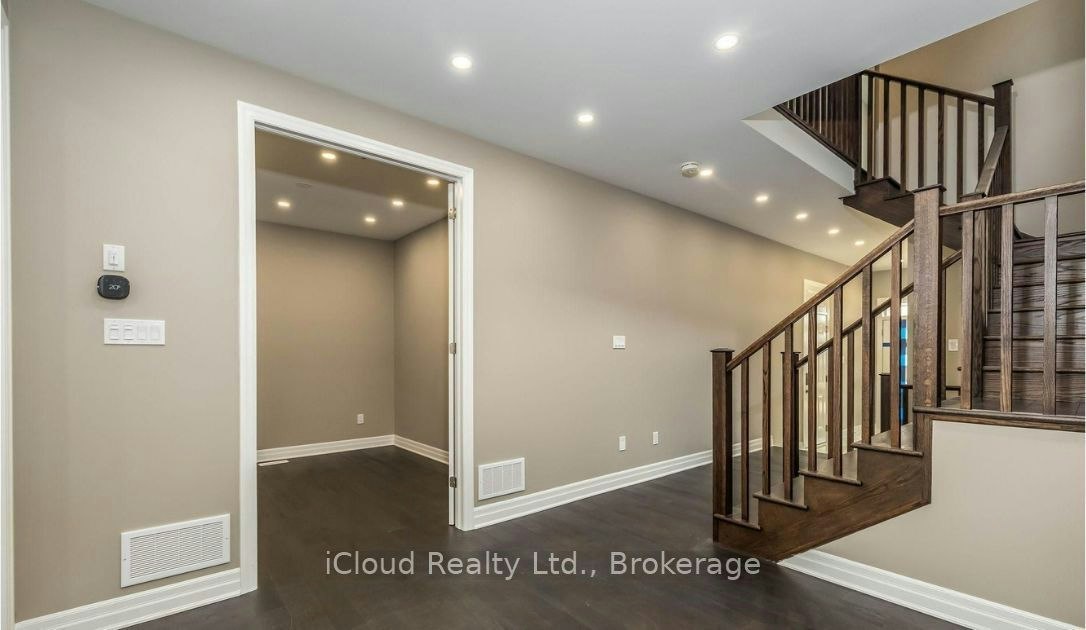 42 Milt Schmidt Street, Kitchener, ON, N2R 0T2 - 28