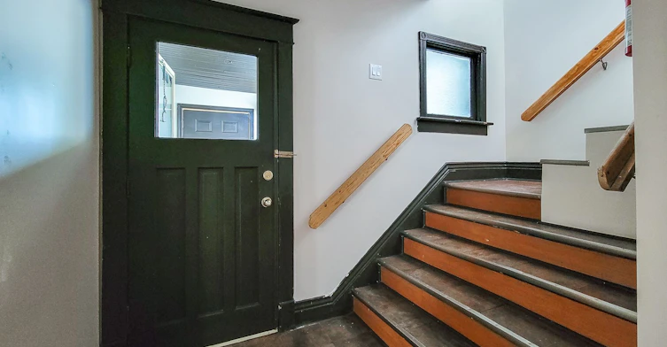 Upper-6133 Prospect Street, Niagara Falls, ON, L2G 1G9 - 2