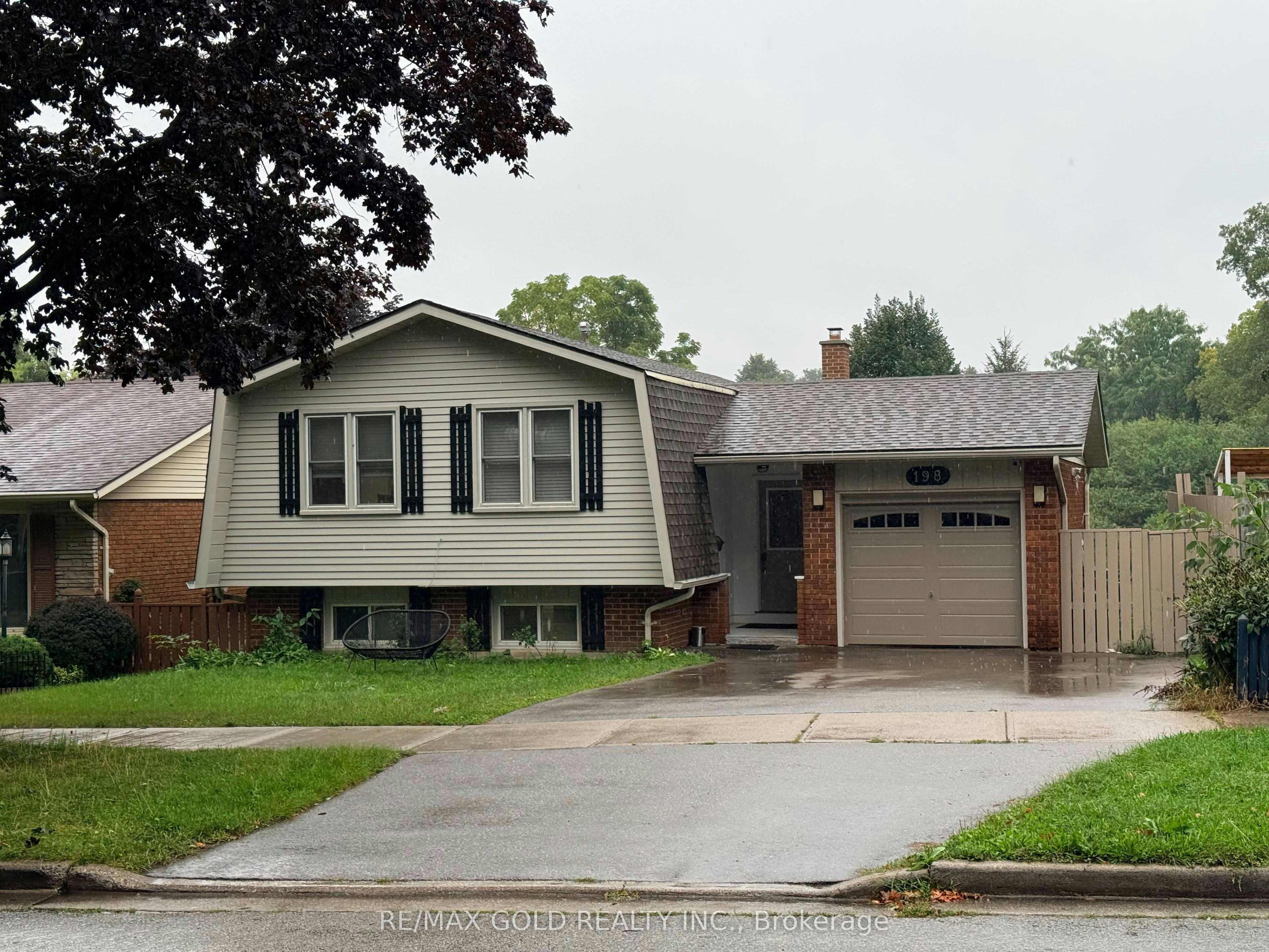 198 Coach Hill Drive, Kitchener, ON, N2E 1P4