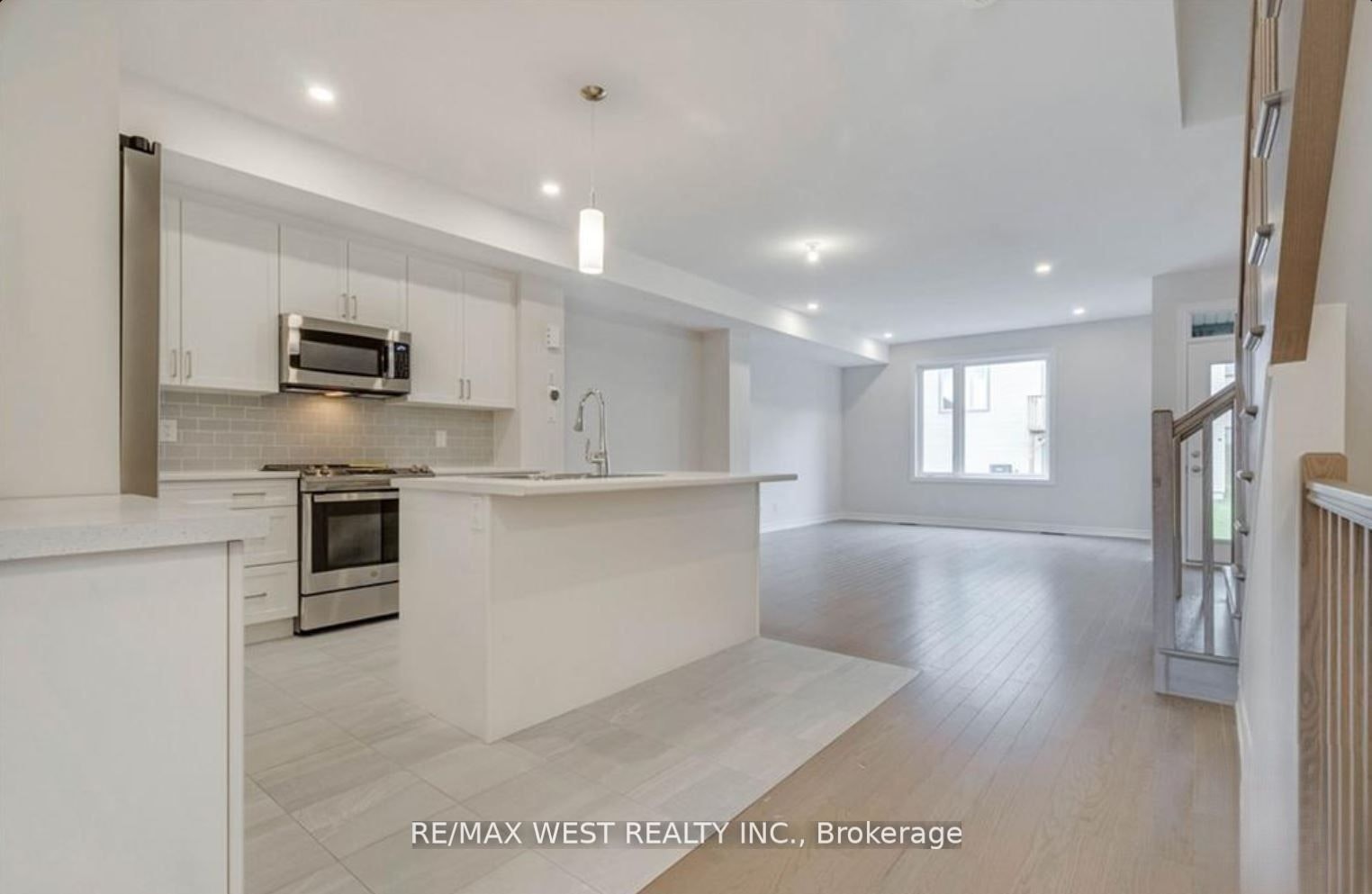 1026 Kijik Crescent, Ottawa, ON, K1X 1G6 - 4