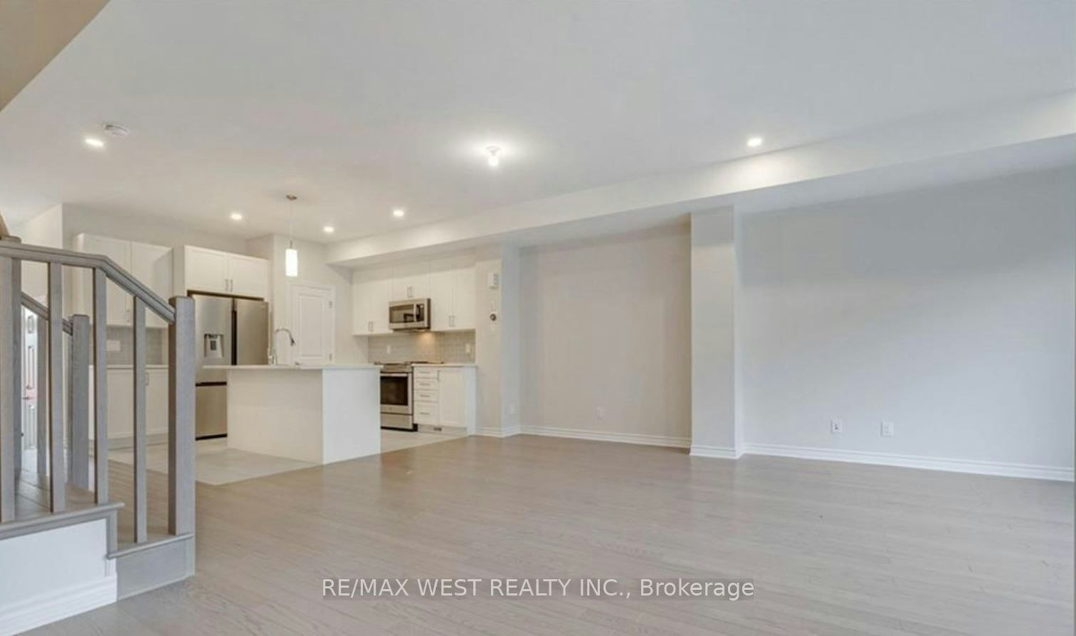 1026 Kijik Crescent, Ottawa, ON, K1X 1G6 - 10