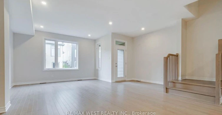 1026 Kijik Crescent, Ottawa, ON, K1X 1G6 - 9