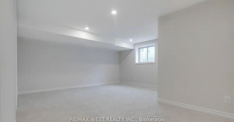 1026 Kijik Crescent, Ottawa, ON, K1X 1G6 - 23