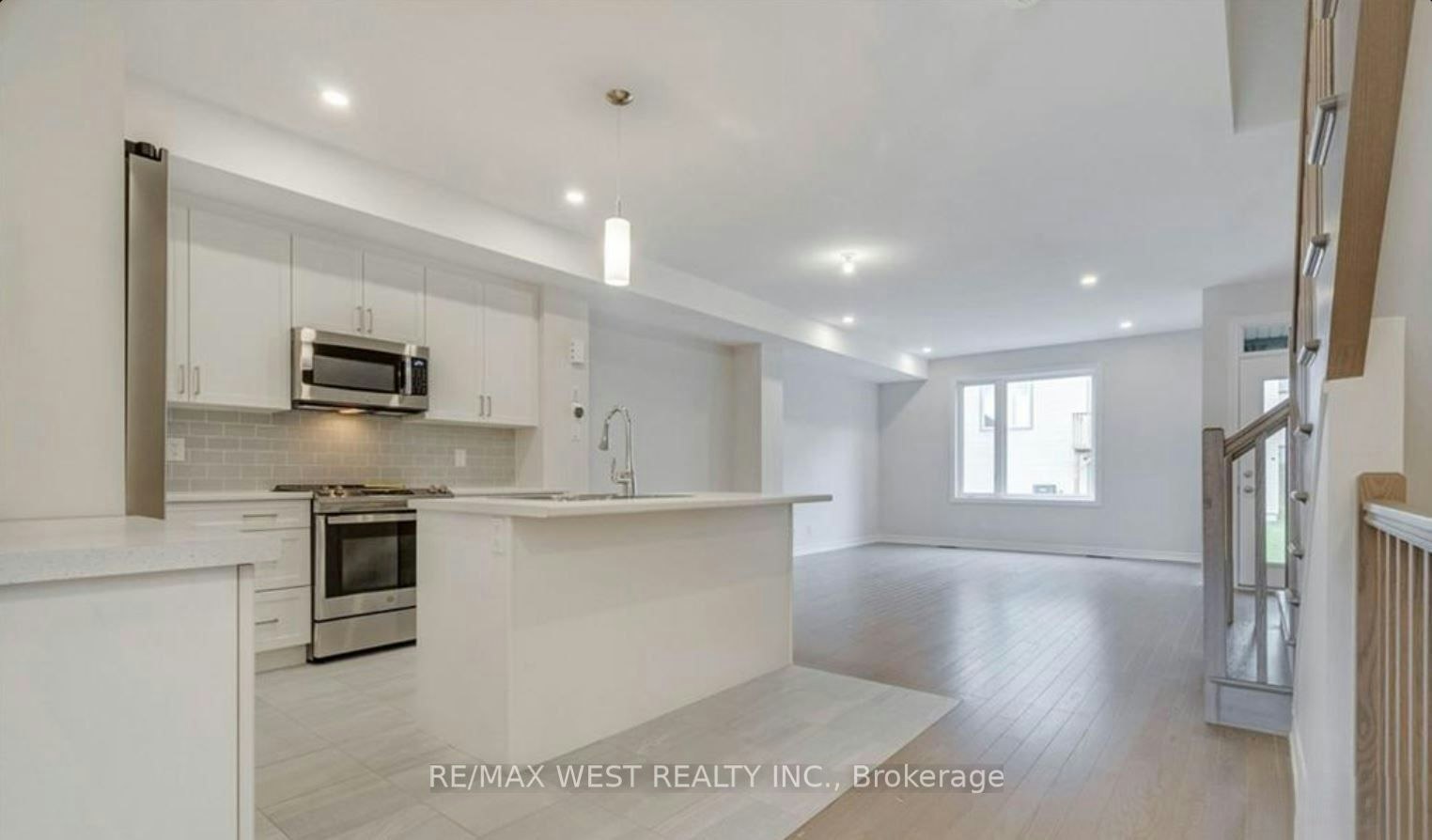 1026 Kijik Crescent, Ottawa, ON, K1X 1G6 - 4