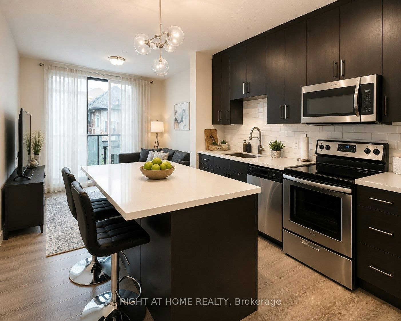 103-690 King Street W, Kitchener, ON, N2H 5L8 - 2