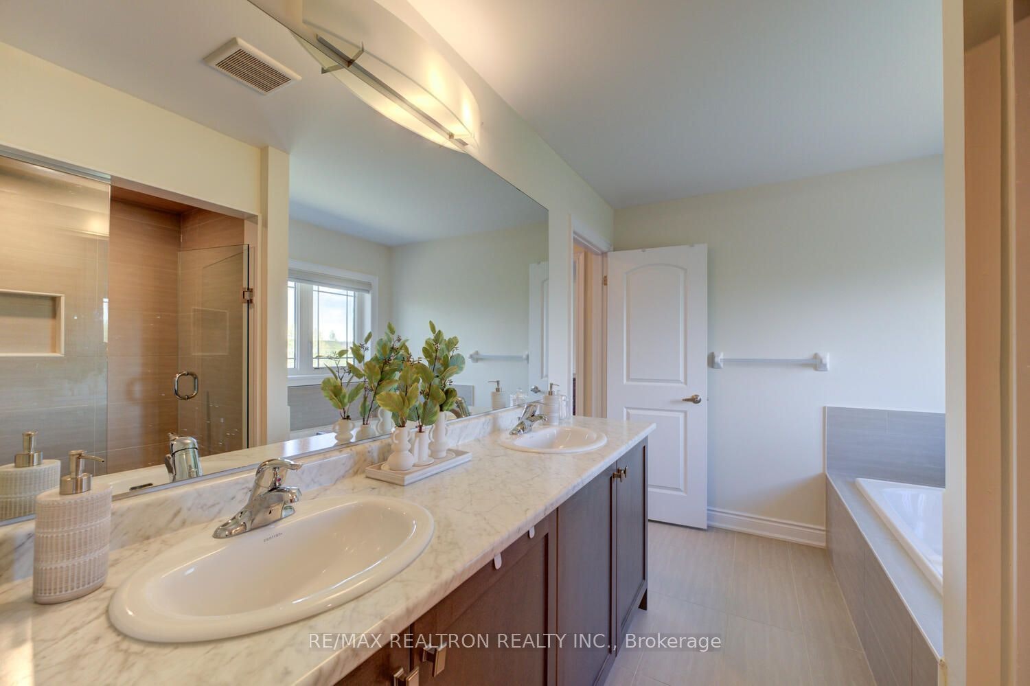 372 Blackburn Drive, Brantford, ON, N3T 5L5 - 28
