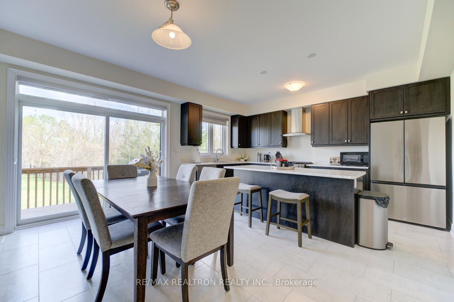 372 Blackburn Drive, Brantford, ON, N3T 5L5 - 9