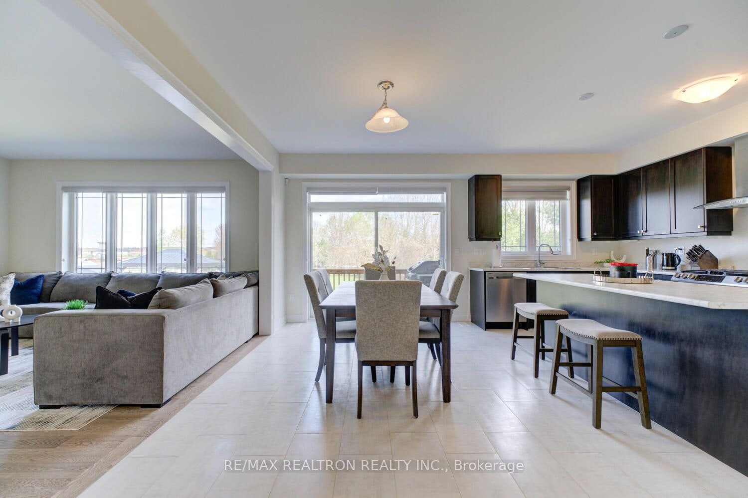 372 Blackburn Drive, Brantford, ON, N3T 5L5 - 7