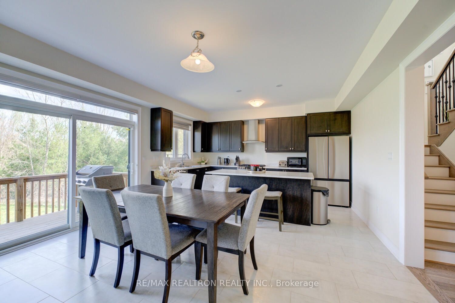372 Blackburn Drive, Brantford, ON, N3T 5L5 - 8