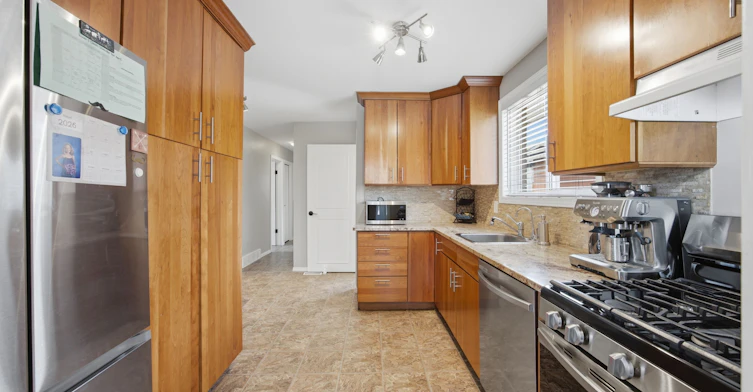 513 Havelock Drive, Waterloo, ON, N2L 4N8 - 4