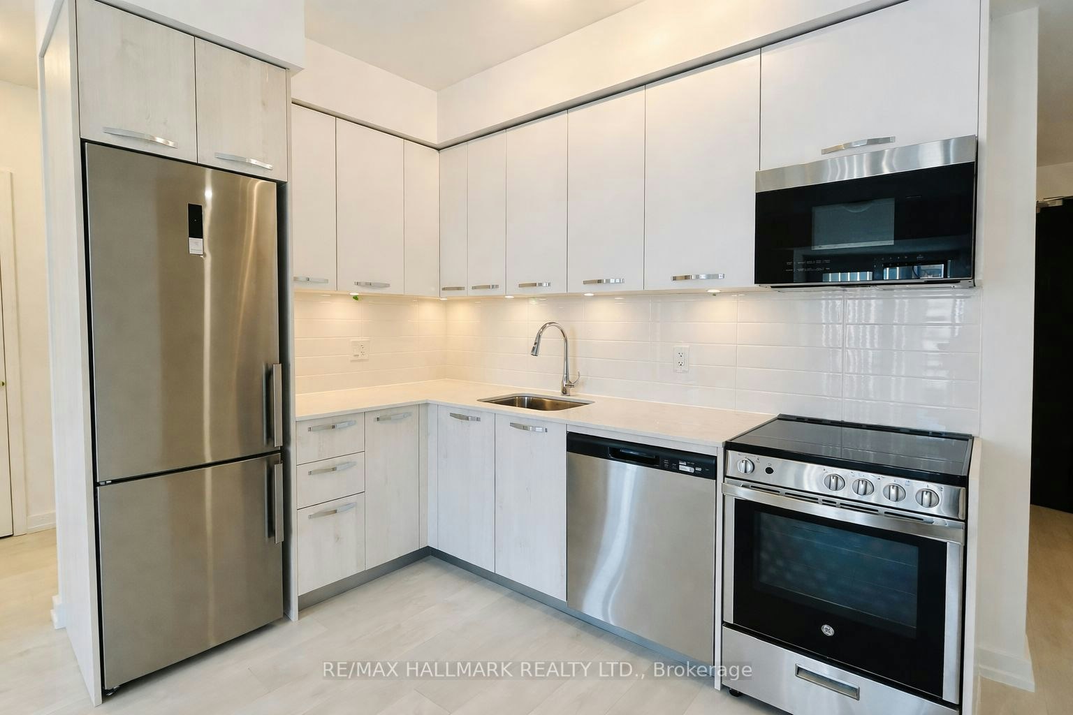 713-75 James Street S, Hamilton, ON, L8P 2Y9 - 2