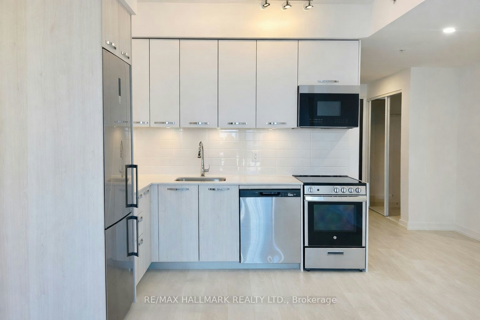 713-75 James Street S, Hamilton, ON, L8P 2Y9