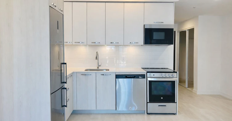 713-75 James Street S, Hamilton, ON, L8P 2Y9