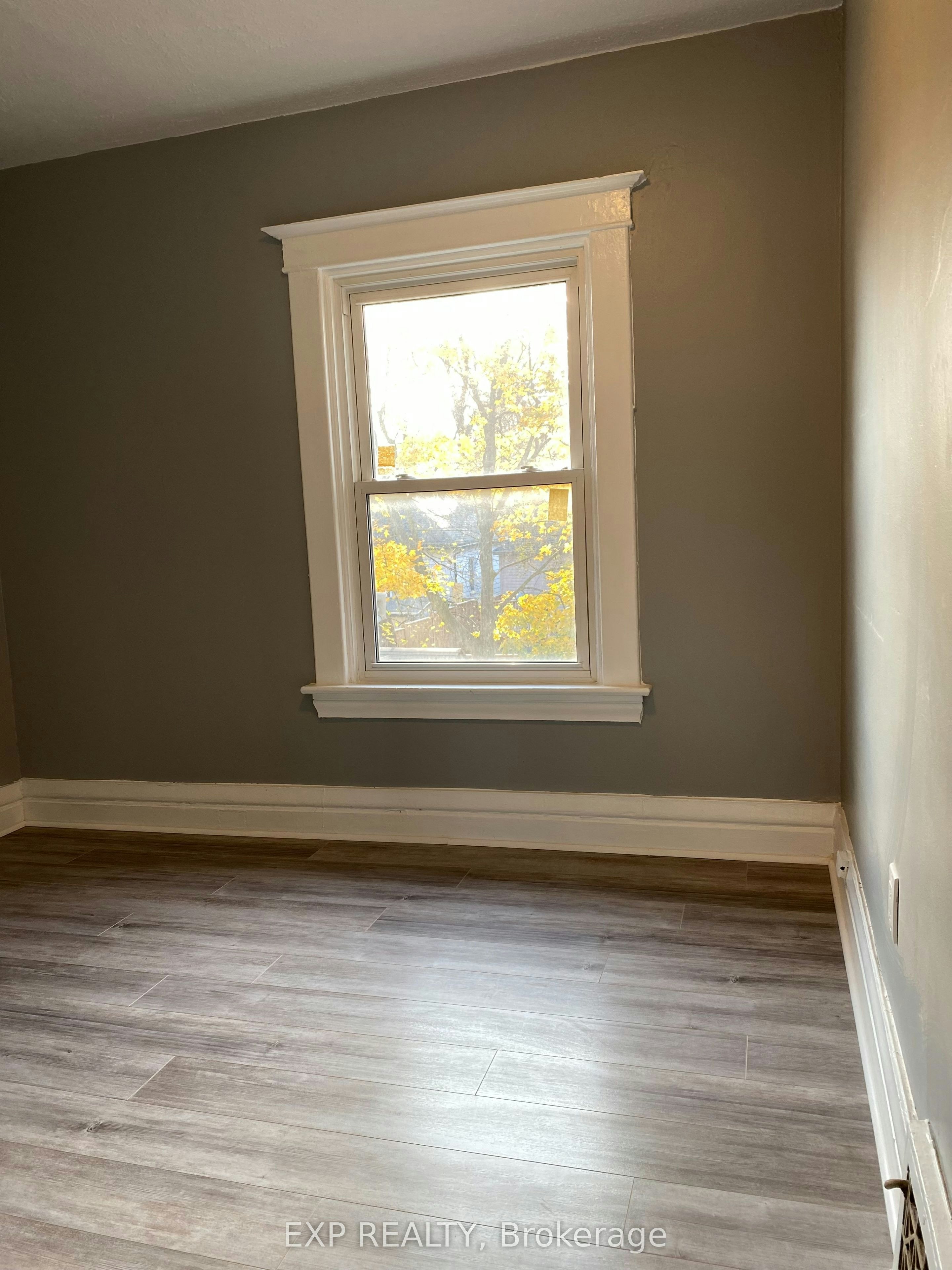 UPPER LEVEL-104 Lowell Avenue, St. Catharines, ON, L2R 2E2 - 7