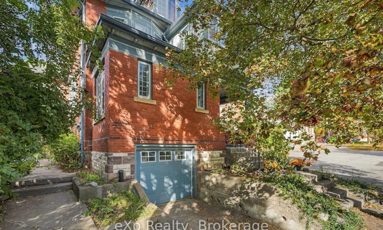 385 Stewart Street