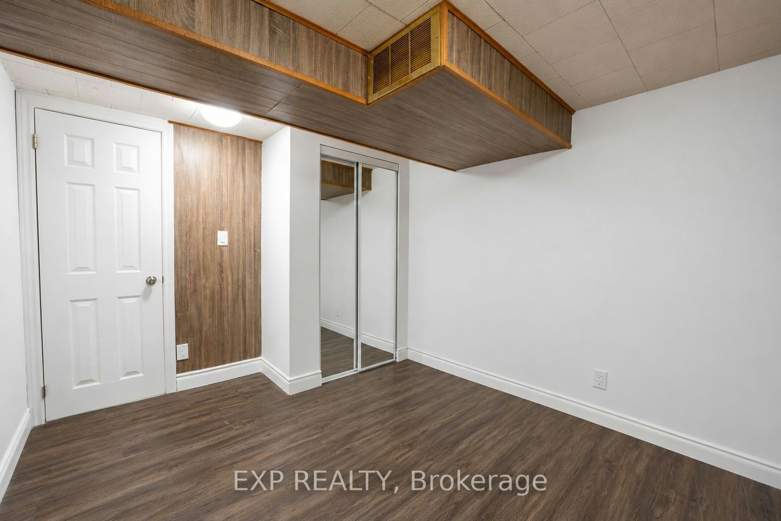 UPPER-1235 Michael Street, London, ON, N5V 2H4 - 20
