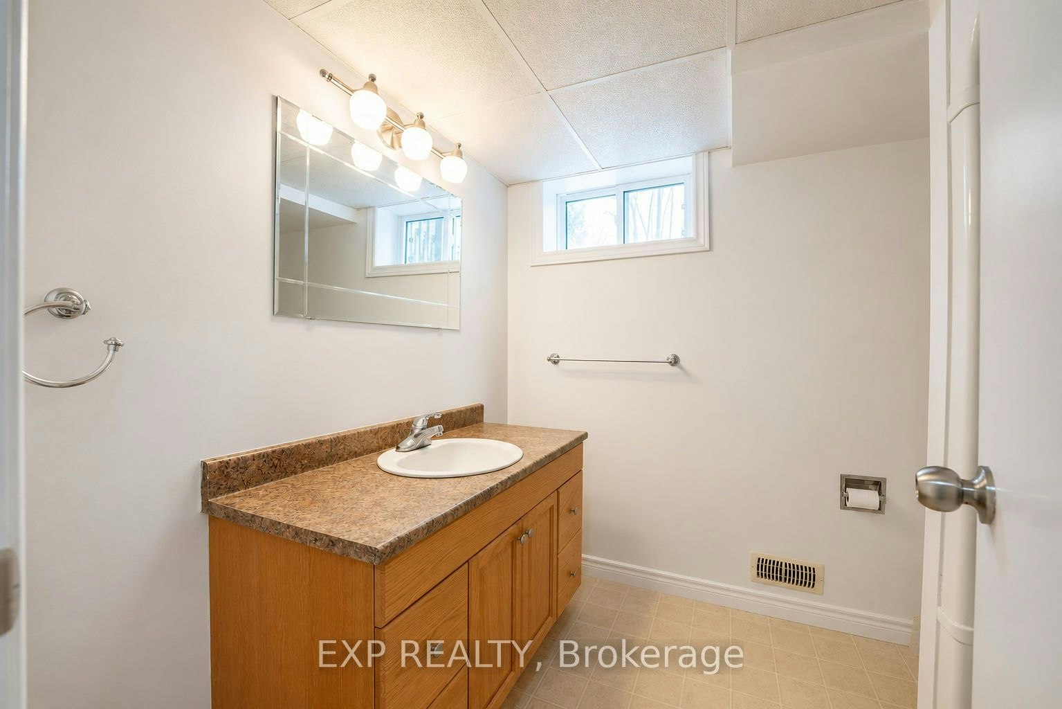 UPPER-1235 Michael Street, London, ON, N5V 2H4 - 21