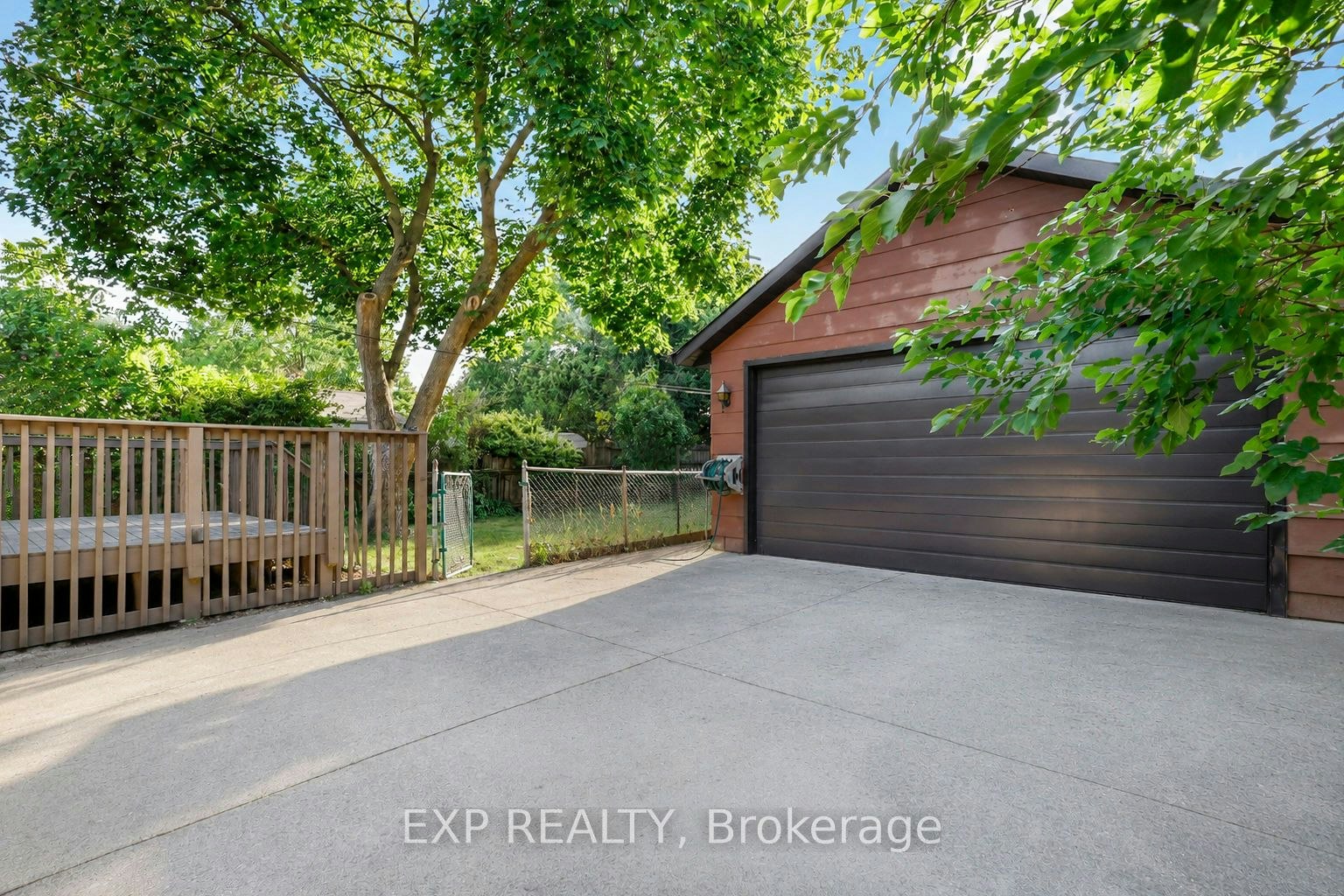 UPPER-1235 Michael Street, London, ON, N5V 2H4 - 25