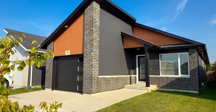 77 Moonstone Crescent, Chatham-Kent, ON, L7M 0S1 - 2