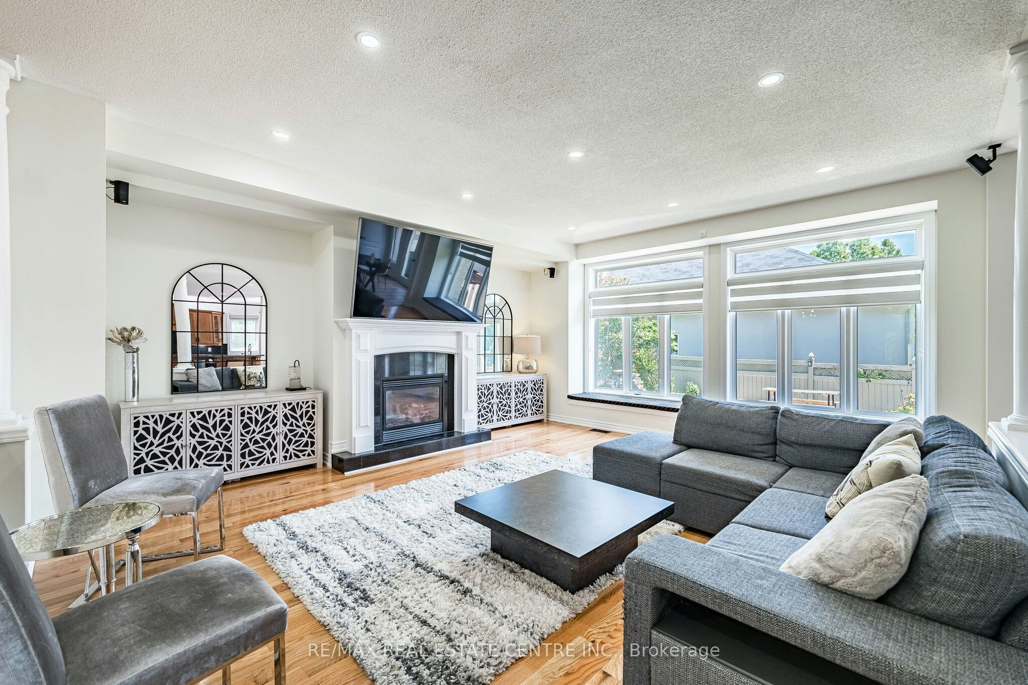 137 Cloverleaf Drive, Hamilton, ON, L9K 1R6 - 9