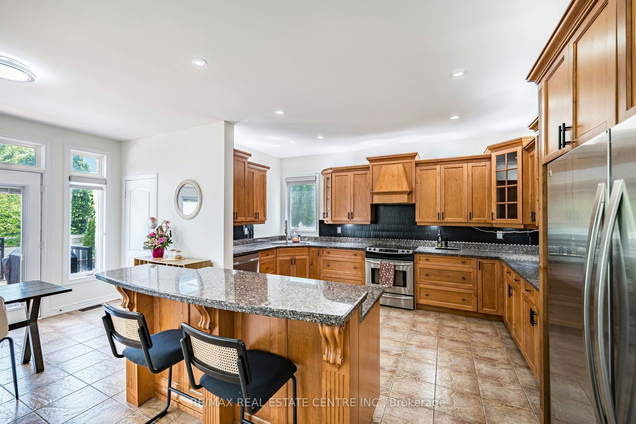 137 Cloverleaf Drive, Hamilton, ON, L9K 1R6 - 16
