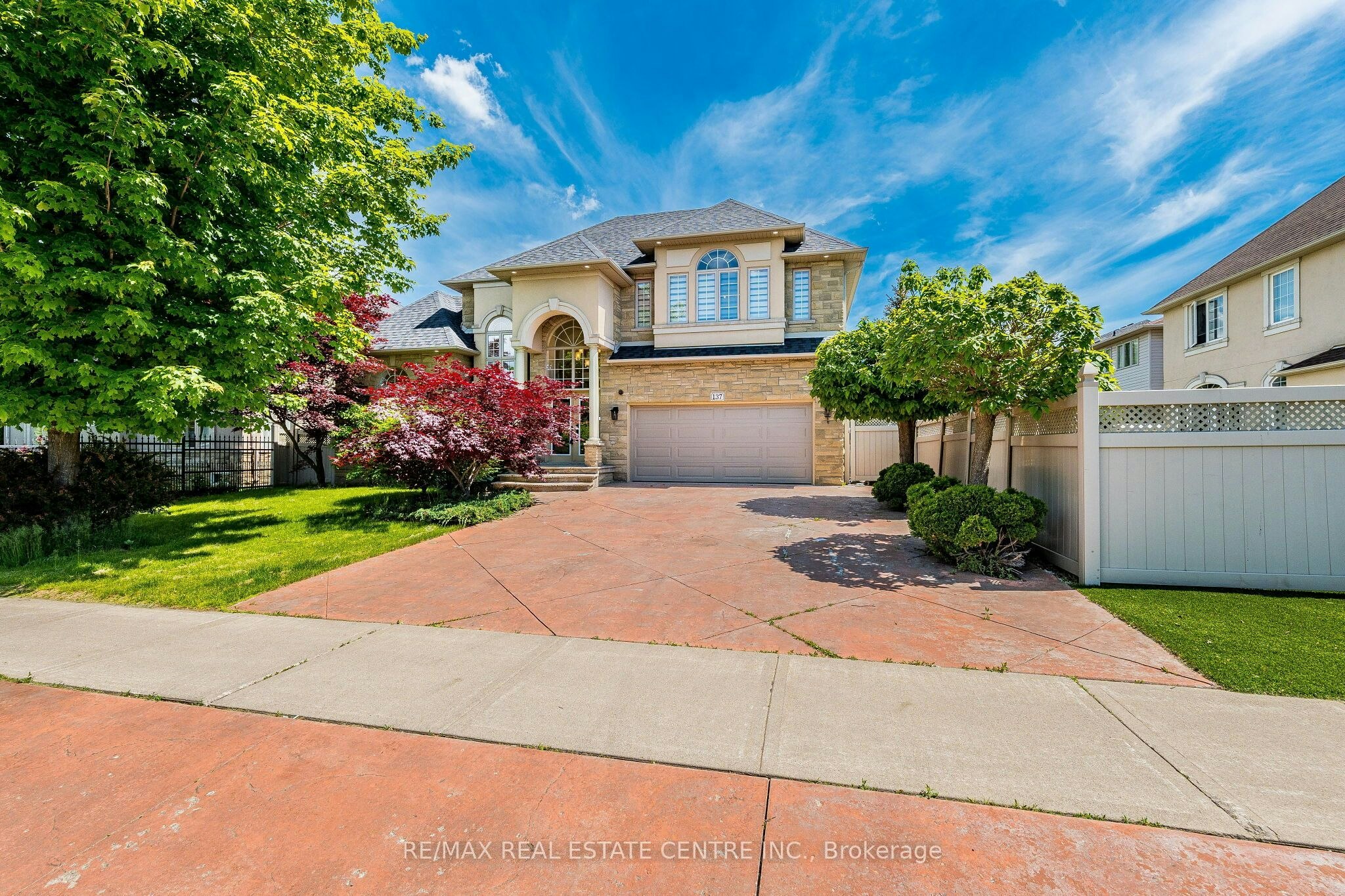 137 Cloverleaf Drive, Hamilton, ON, L9K 1R6 - 2