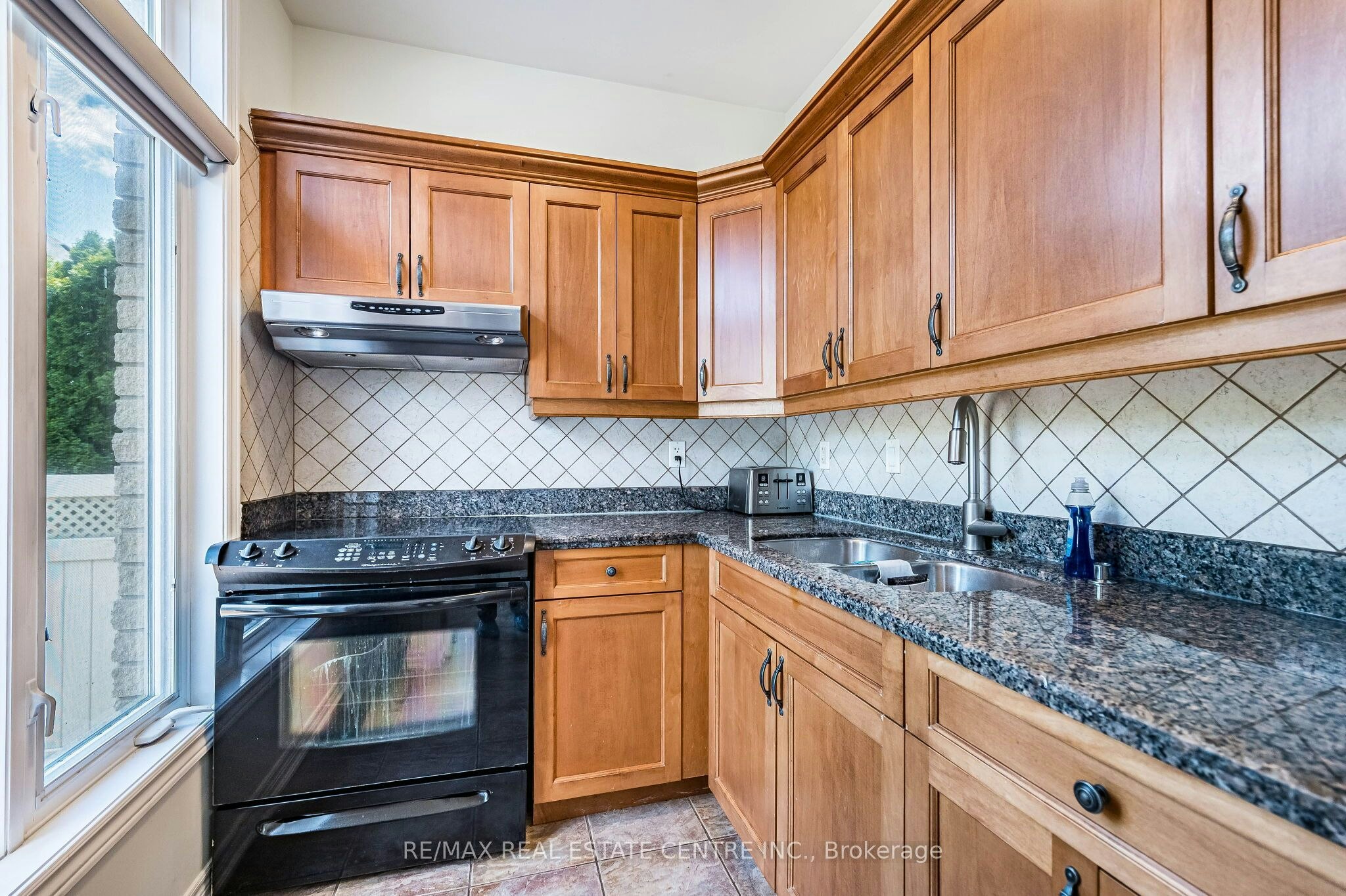 137 Cloverleaf Drive, Hamilton, ON, L9K 1R6 - 19