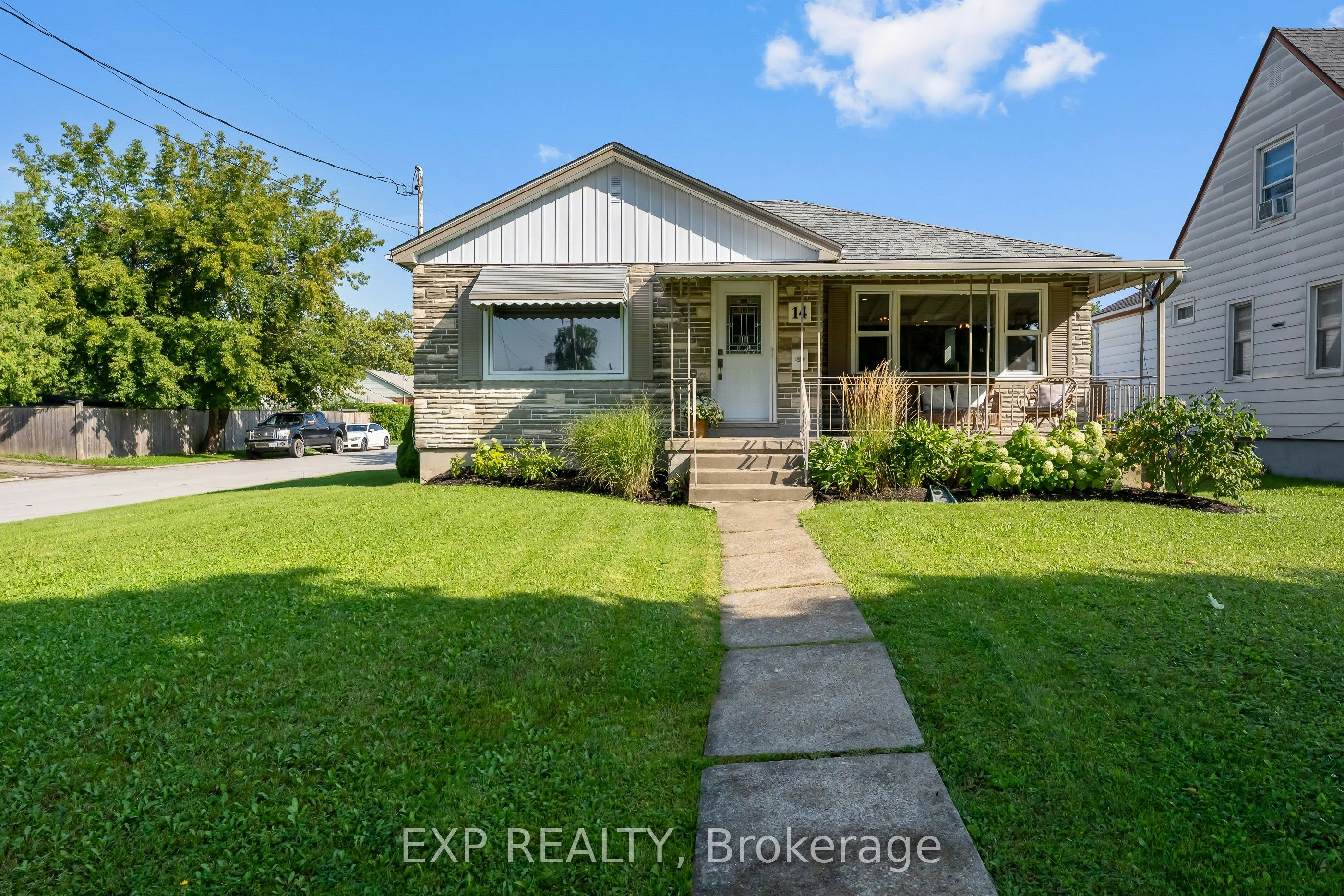 14 Mcdonald Avenue, Thorold, ON, L2V 3E4