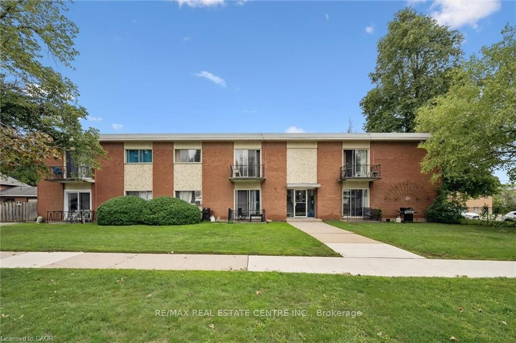 25 Walton Avenue, Kitchener, ON, N2C 2B4
