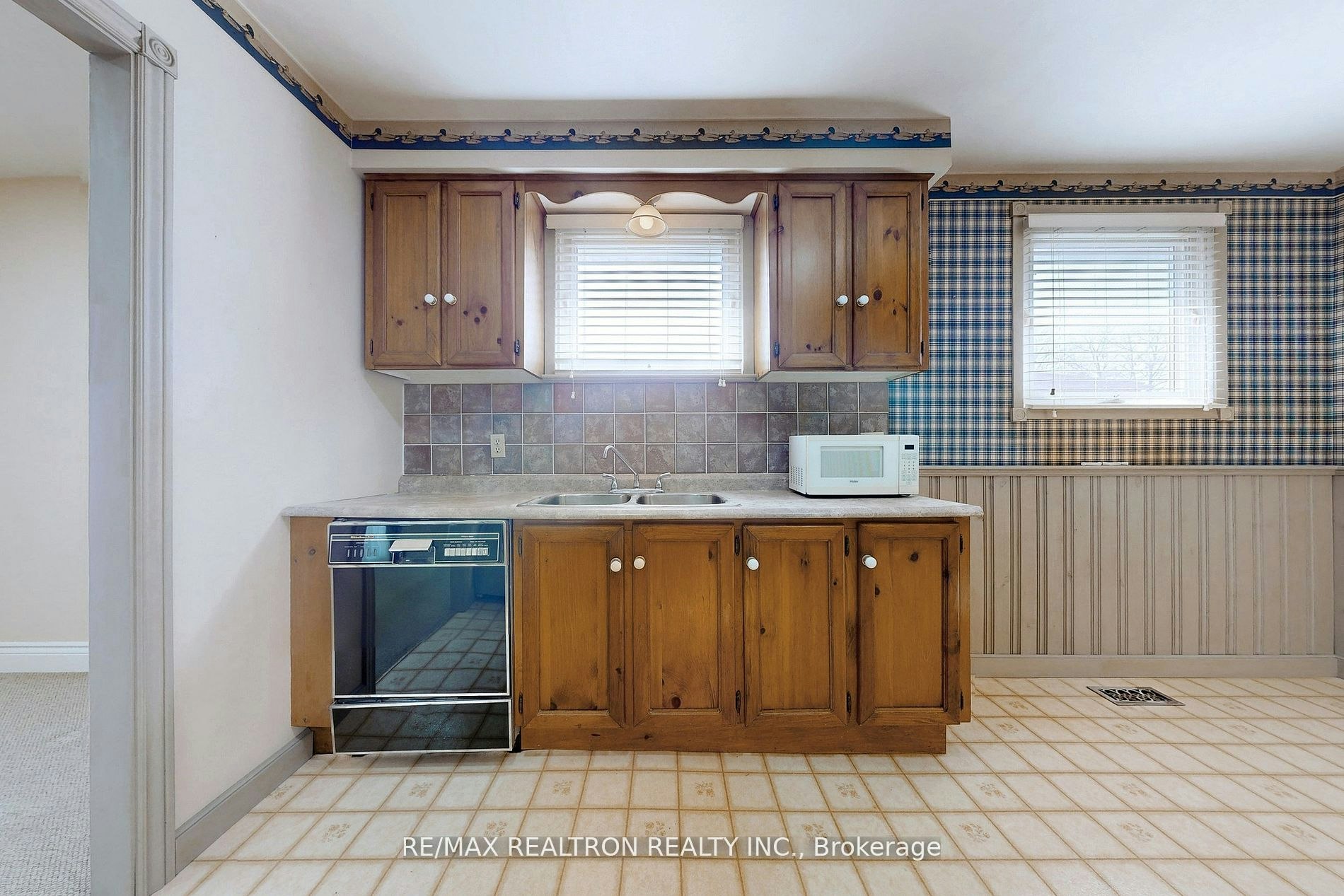 43 Odessa Street, Hamilton, ON, L8J 1A3 - 9