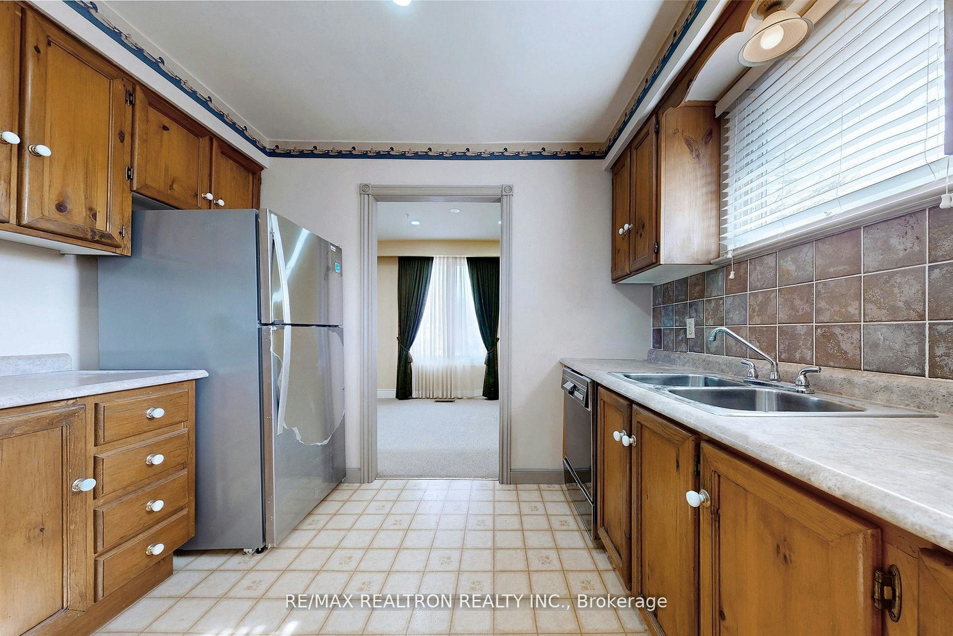 43 Odessa Street, Hamilton, ON, L8J 1A3 - 11