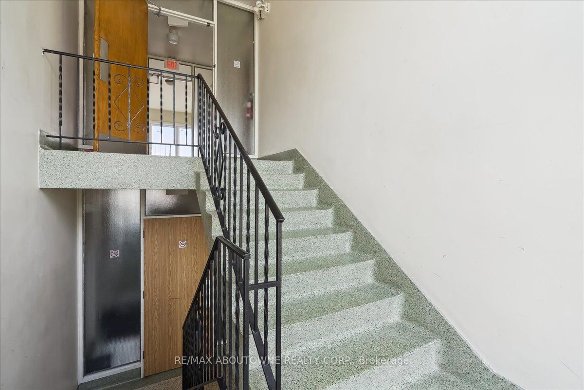 6-291 East 38th Street, Hamilton, ON, L8V 4G2 - 4
