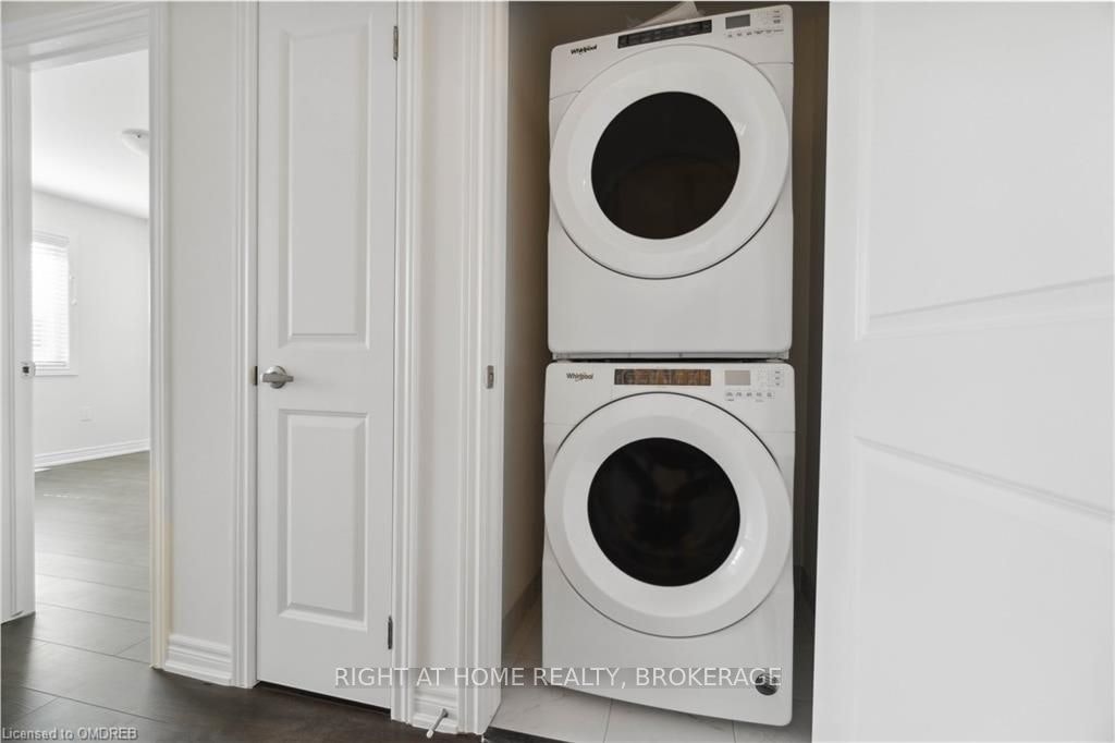 8-40 Zinfandel Drive, Hamilton, ON, L8E 0L1 - 3