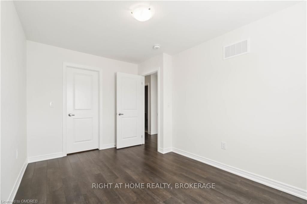8-40 Zinfandel Drive, Hamilton, ON, L8E 0L1 - 2