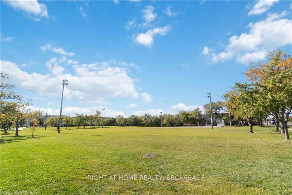 8-40 Zinfandel Drive, Hamilton, ON, L8E 0L1 - 13